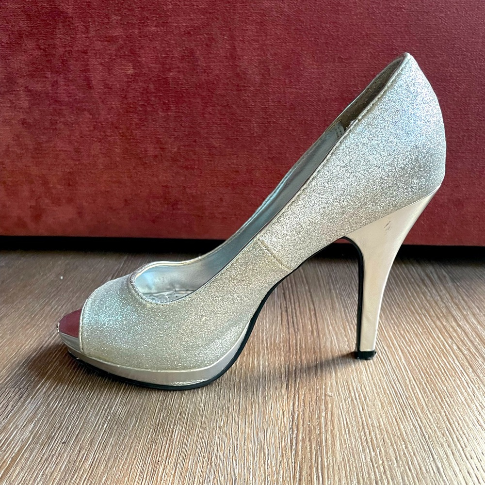 Peep toe heels